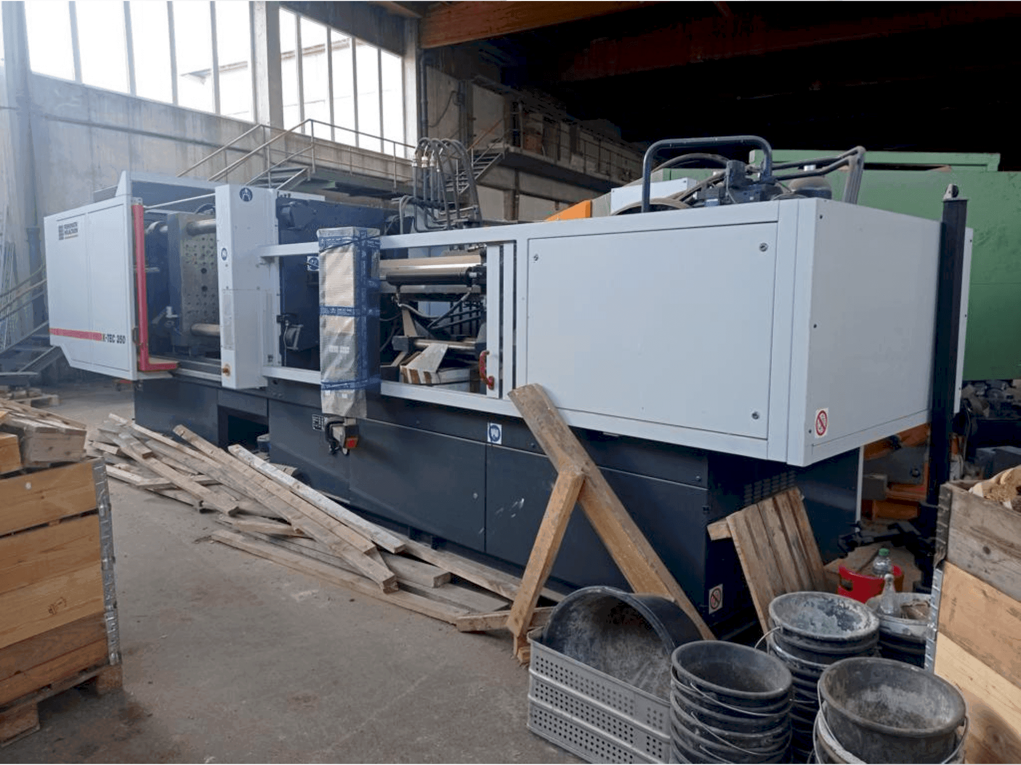 Widok z przodu maszyny FERROMATIK K-Tec 350 S/2F