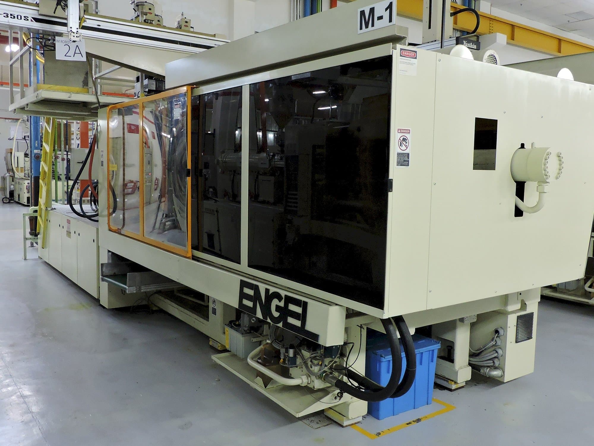 Widok z prawej maszyny ENGEL ES 1300 /450