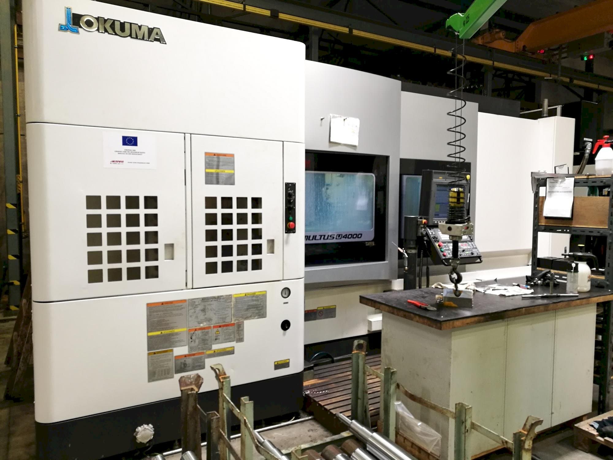 Widok z przodu maszyny Okuma Multus U4000 1SC-2000