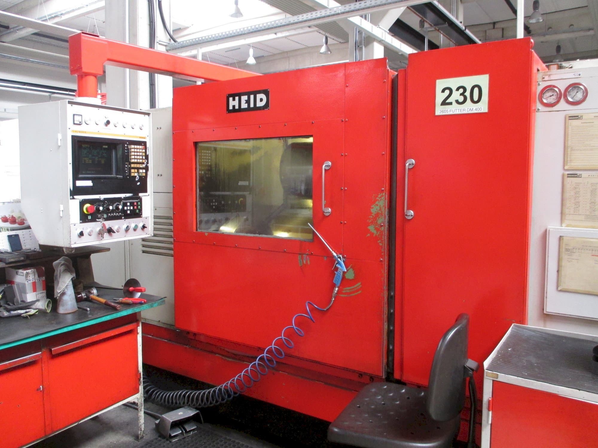 Widok z przodu maszyny HEID SDM12-NCC