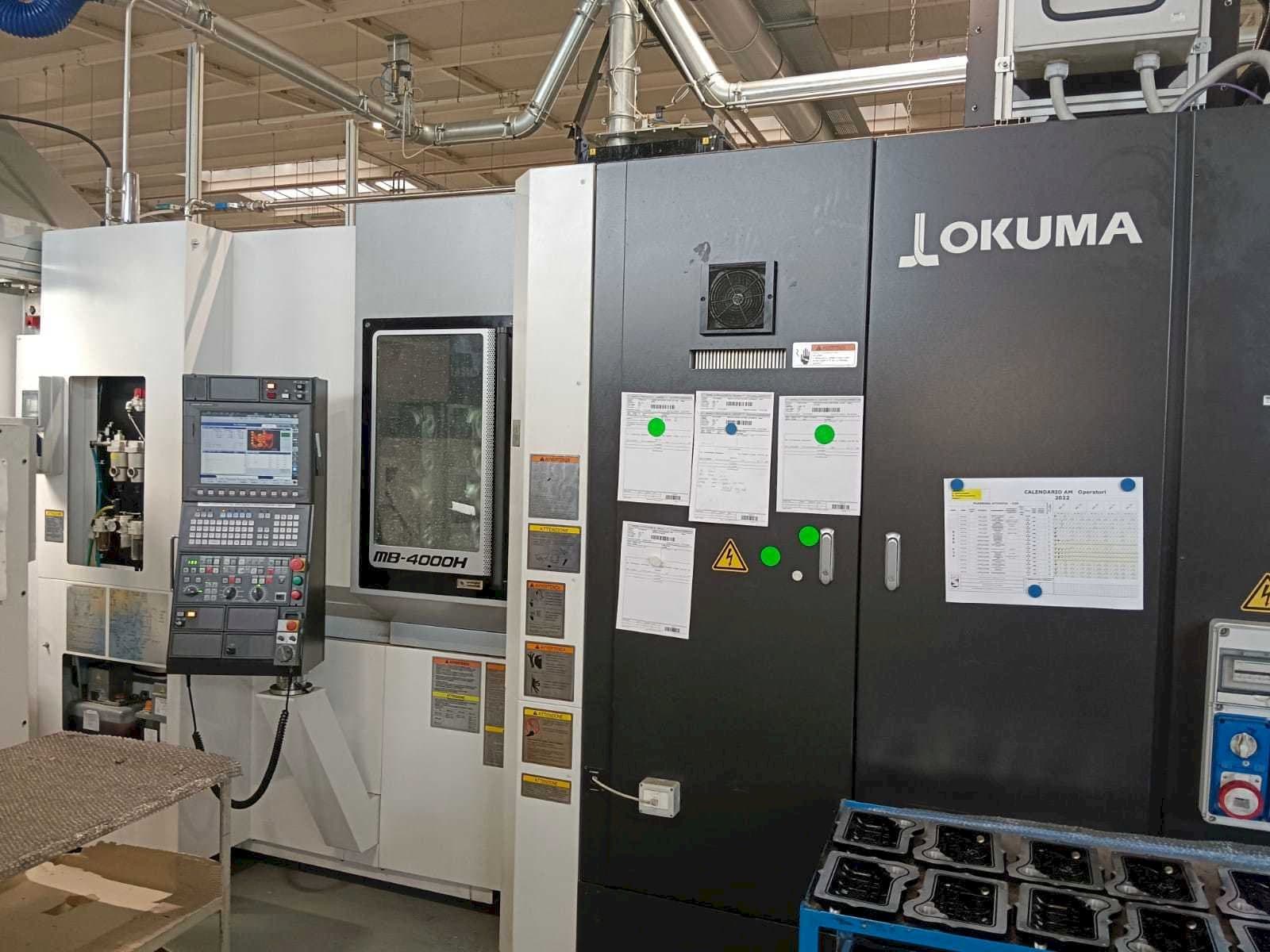 Widok z przodu maszyny Okuma MB-4000H