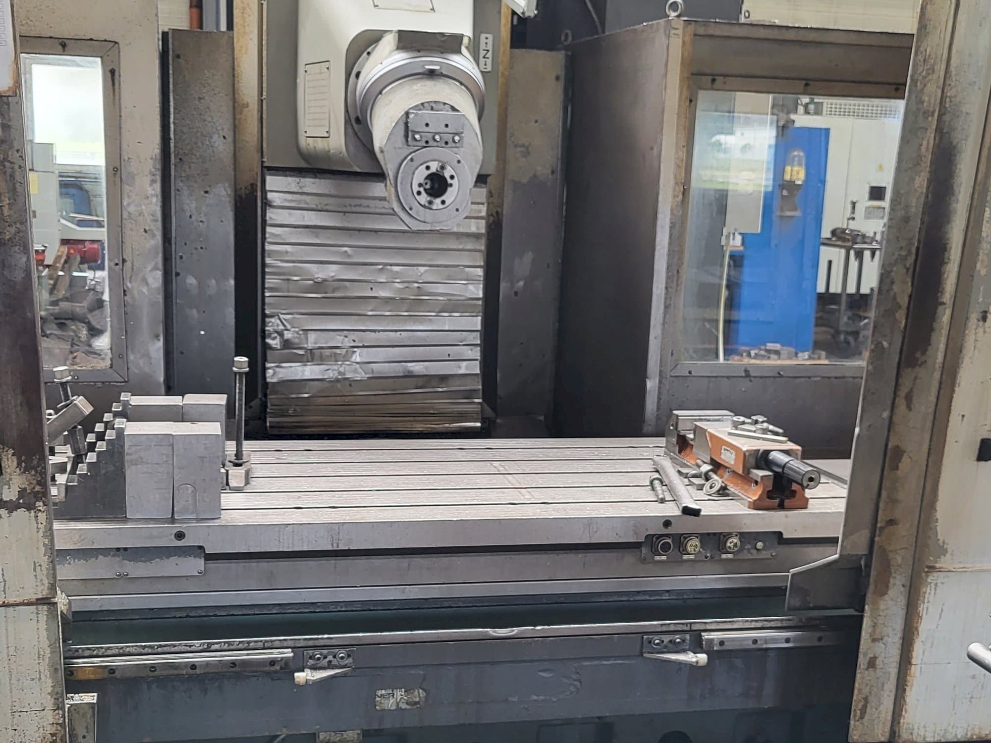 Widok z przodu maszyny ANAYAK PERFORMER 2000