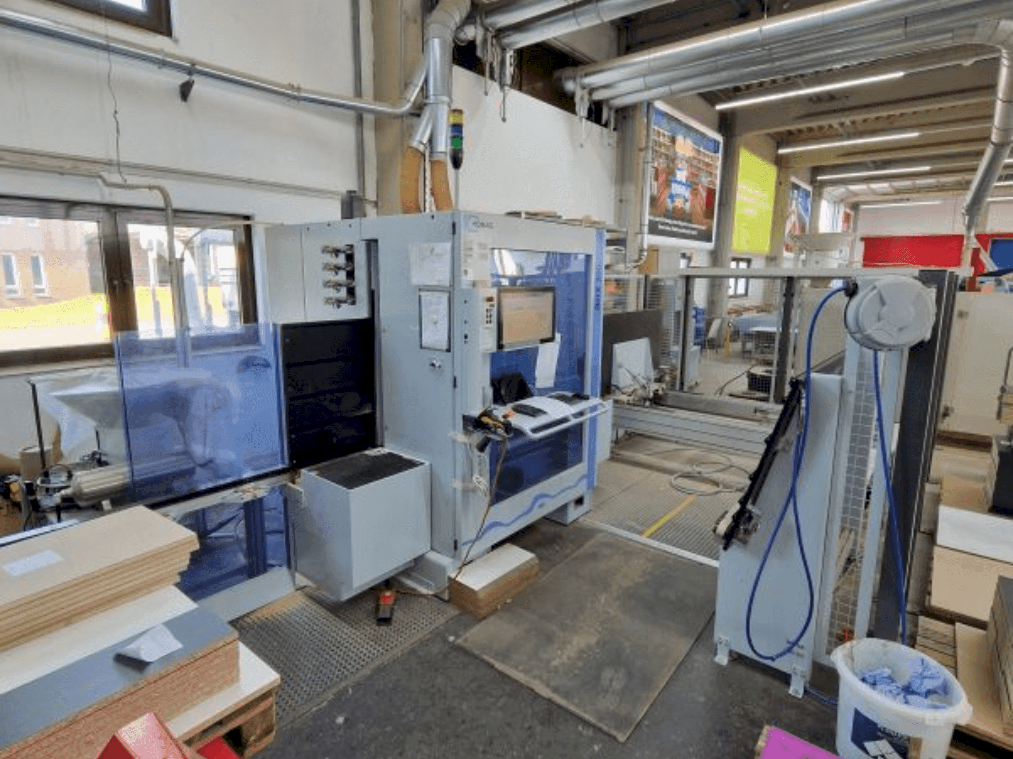 Widok z przodu maszyny HOMAG Optimat BHX200/D