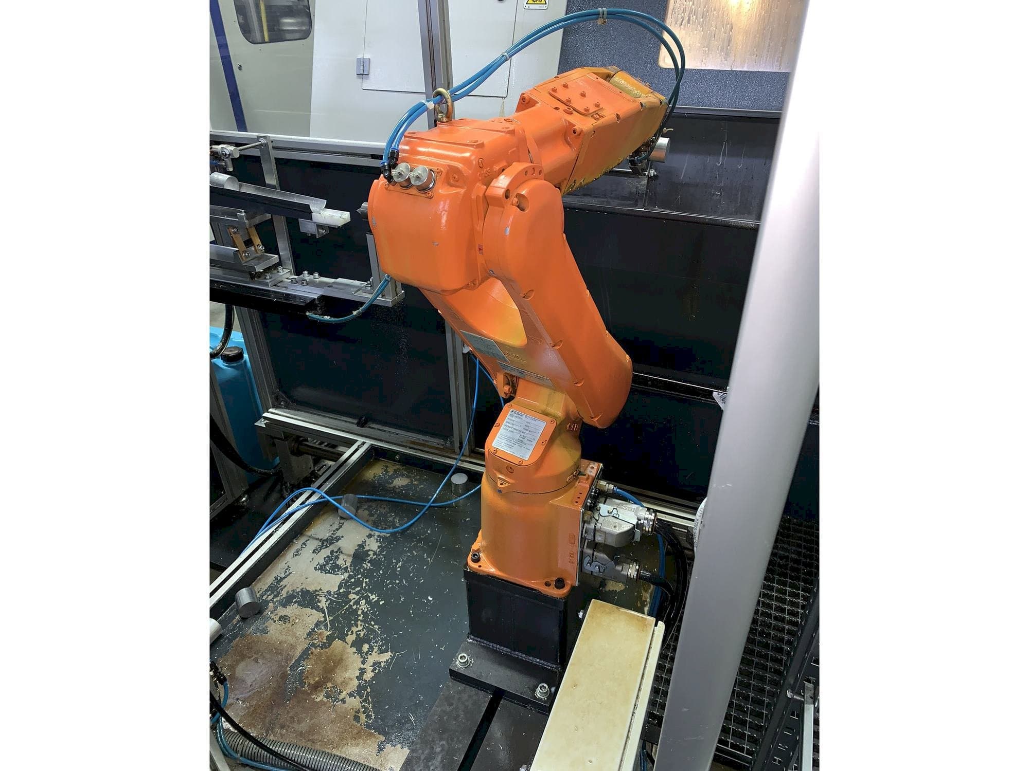 Widok z przodu maszyny Yaskawa Motoman YR-MH005LS-A12