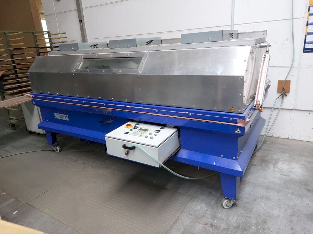 Widok z przodu maszyny Columbus MULTIMAT