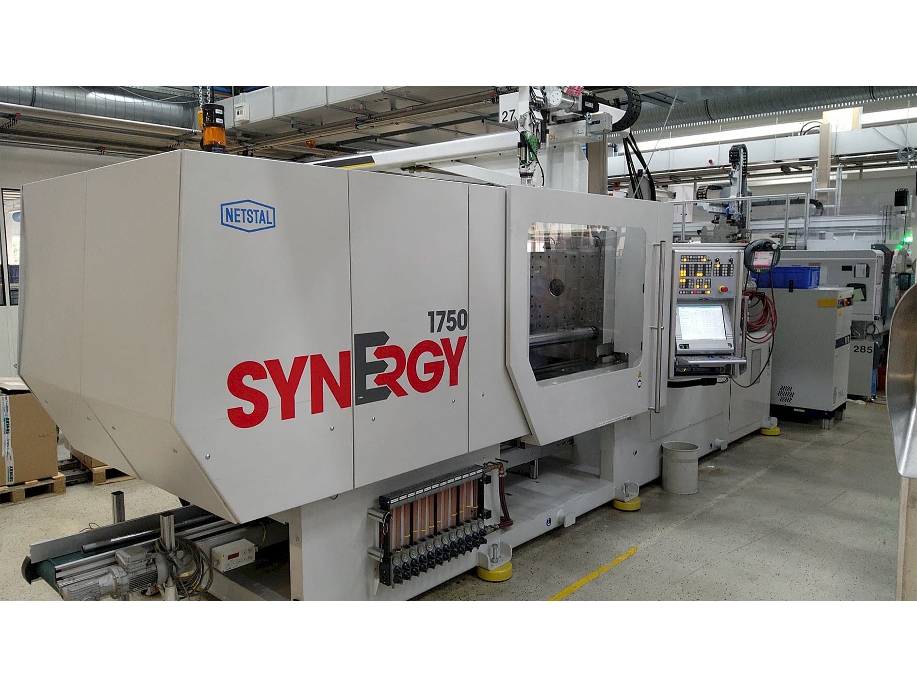 Widok z przodu maszyny Netstal SynErgy 1750-600