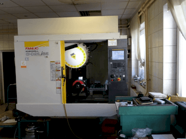 Widok z przodu maszyny FANUC Alfa D21LiB5