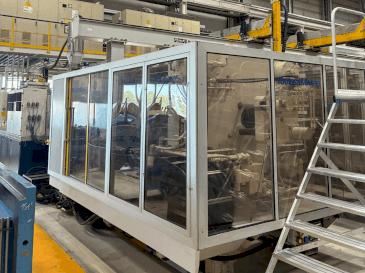 Widok z przodu maszyny Krauss Maffei 800-5000MC4