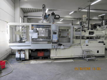 Widok z przodu maszyny Krauss Maffei 350-2700 C2