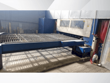 Widok z przodu maszyny TRUMPF TRUMATIC L 4030