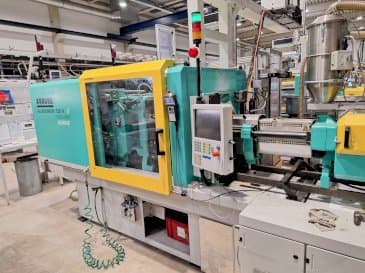 Widok z przodu maszyny Arburg 520 H 1500-400 (2013)