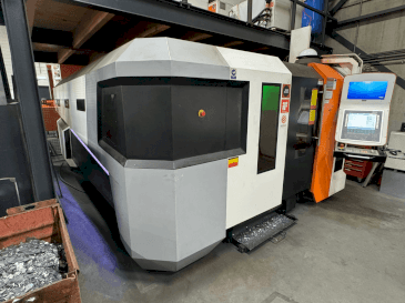 Widok z przodu maszyny ERMAKSAN Fibermak Momentum Gen-3 4,0,kW