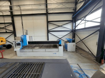 Widok z przodu maszyny MAVIJET MJT-W53D- 4020
