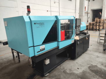 Widok z przodu maszyny DEMAG Systec 100/420-310