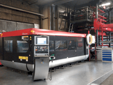 Widok z przodu maszyny AMADA LC-3015F1NT 4kW CO2