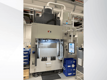 Widok z przodu maszyny PAN Stone D-V-200-PCD