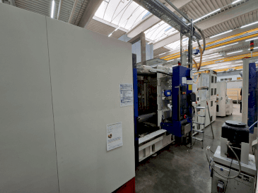 Widok z przodu maszyny Engel duo 2400/650