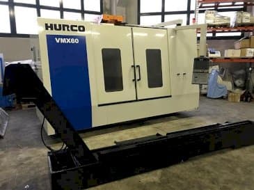 Widok z przodu maszyny Hurco VMX 60