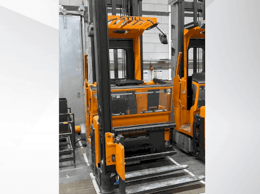 Widok z przodu maszyny STILL MX-X 48v TE 3400