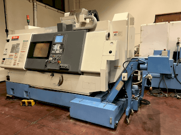 Widok z przodu maszyny Mazak Integrex 200 IIY