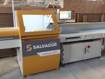 Widok z przodu maszyny SALVADOR Superpush 200