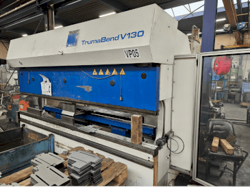 Widok z przodu maszyny TRUMPF TrumaBend V130