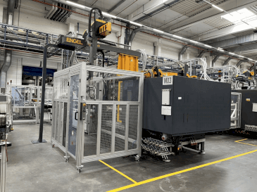 Widok z przodu maszyny Engel DUO 4550/650