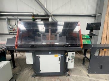 Widok z przodu maszyny TIGER UKA 600 Cross cut installation