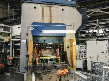 Widok z przodu maszyny SMERAL LKT 250