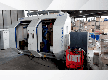 Widok z przodu maszyny Yaskawa Motoman ArcWorld