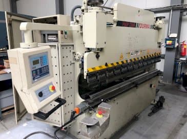 Widok z przodu maszyny Durma HAP 2560