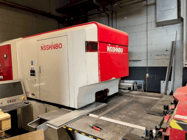 Widok z przodu maszyny Nisshinbo HIQ-1250