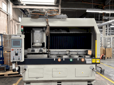 Widok z przodu maszyny Lodi VHP 300 4T CN