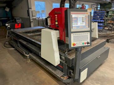 Widok z przodu maszyny Baykal BPH 1503 + Hypertherm HPR 130