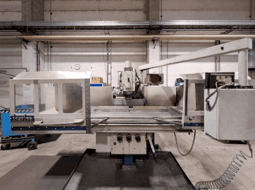 Widok z przodu maszyny TOS FGS63T Plus