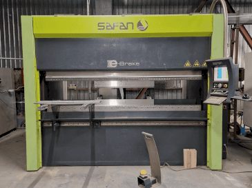 Widok z przodu maszyny Safan E-Brake 80-2550-Ts3 Cnc