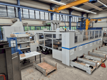 Widok z przodu maszyny LVD Impuls 4020