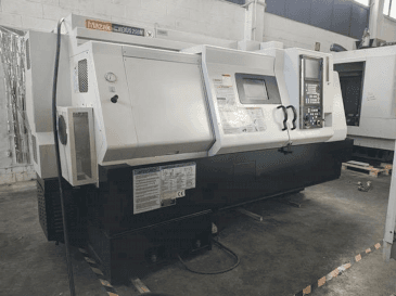 Widok z przodu maszyny Mazak QTN 250M 1000L