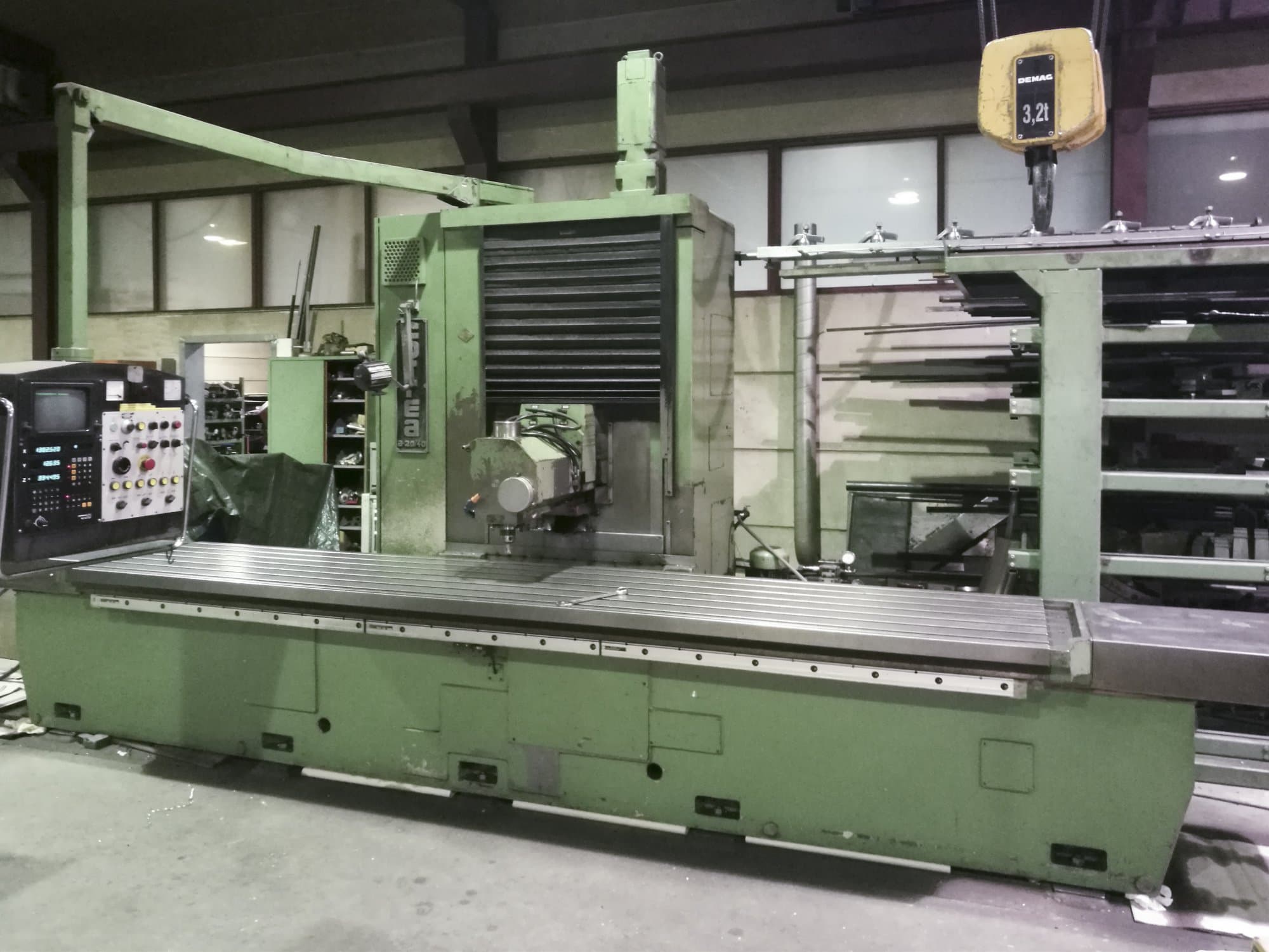 Widok z prawej maszyny Correa A-20/40