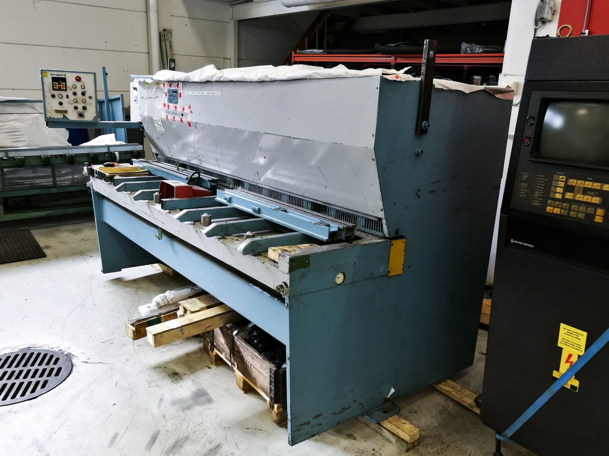 Widok z przodu maszyny CHE 25/4