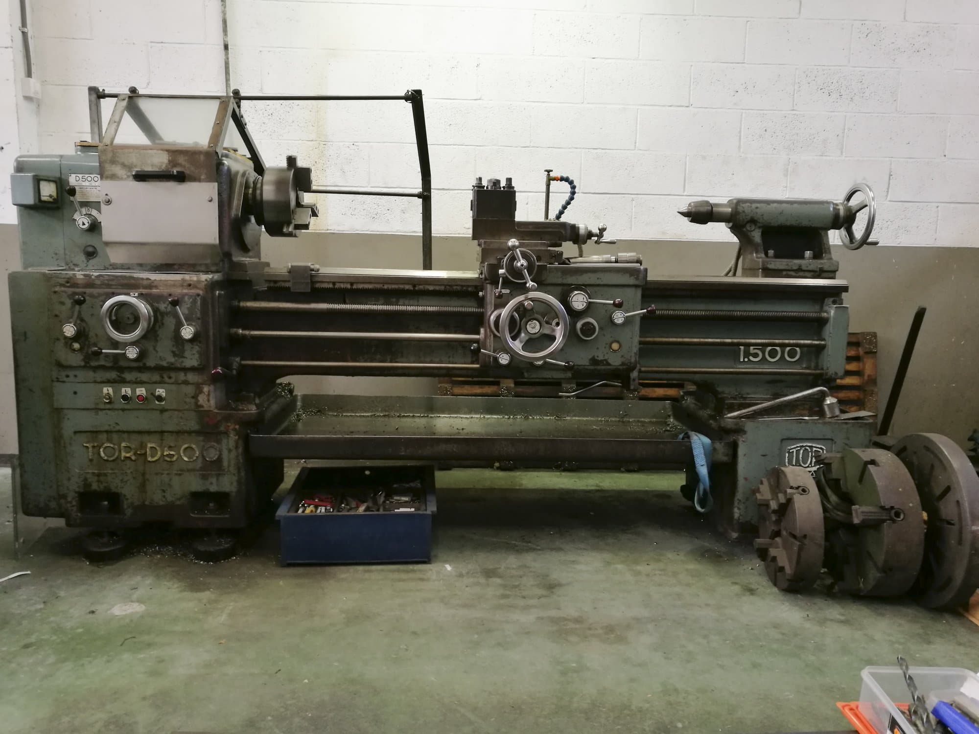 Widok z przodu maszyny TOR D-500