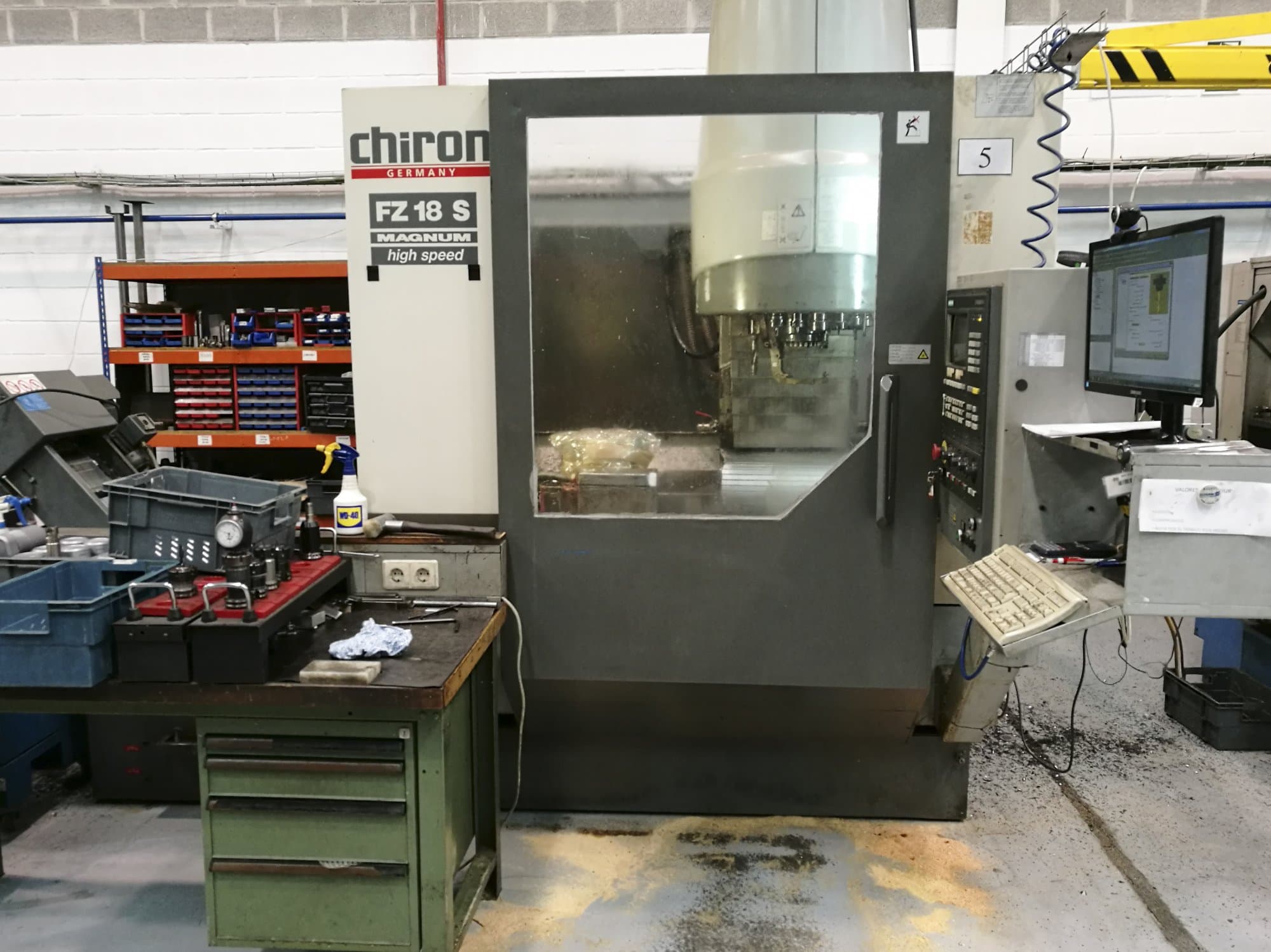 Widok z przodu maszyny Chiron FZ18 S Magnum