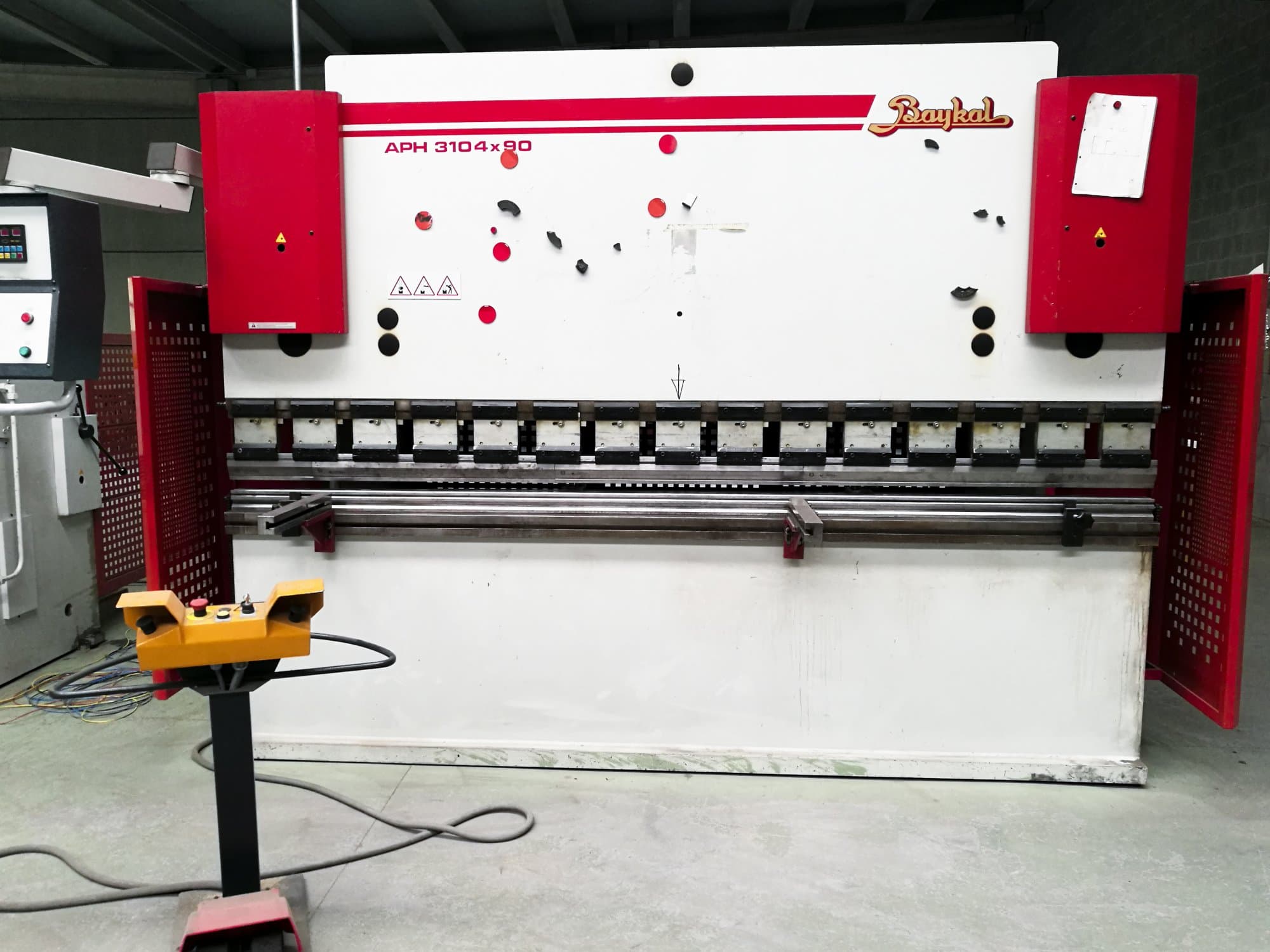 Widok z przodu maszyny Baykal APH 3104x90
