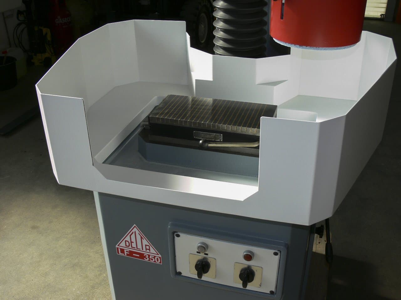 Widok z przodu maszyny DELTA LF-350