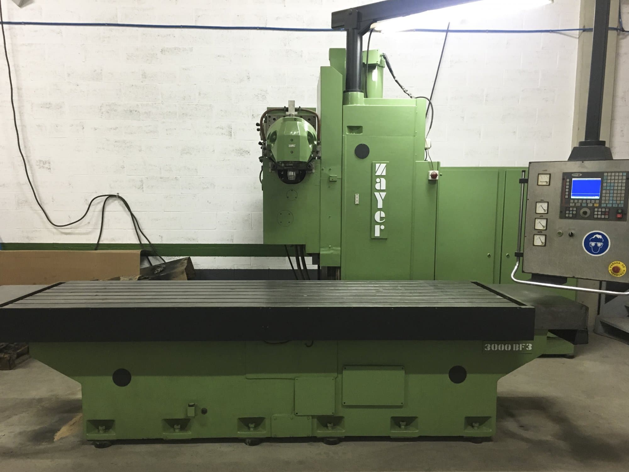 Widok z przodu maszyny Zayer 3000 BF3