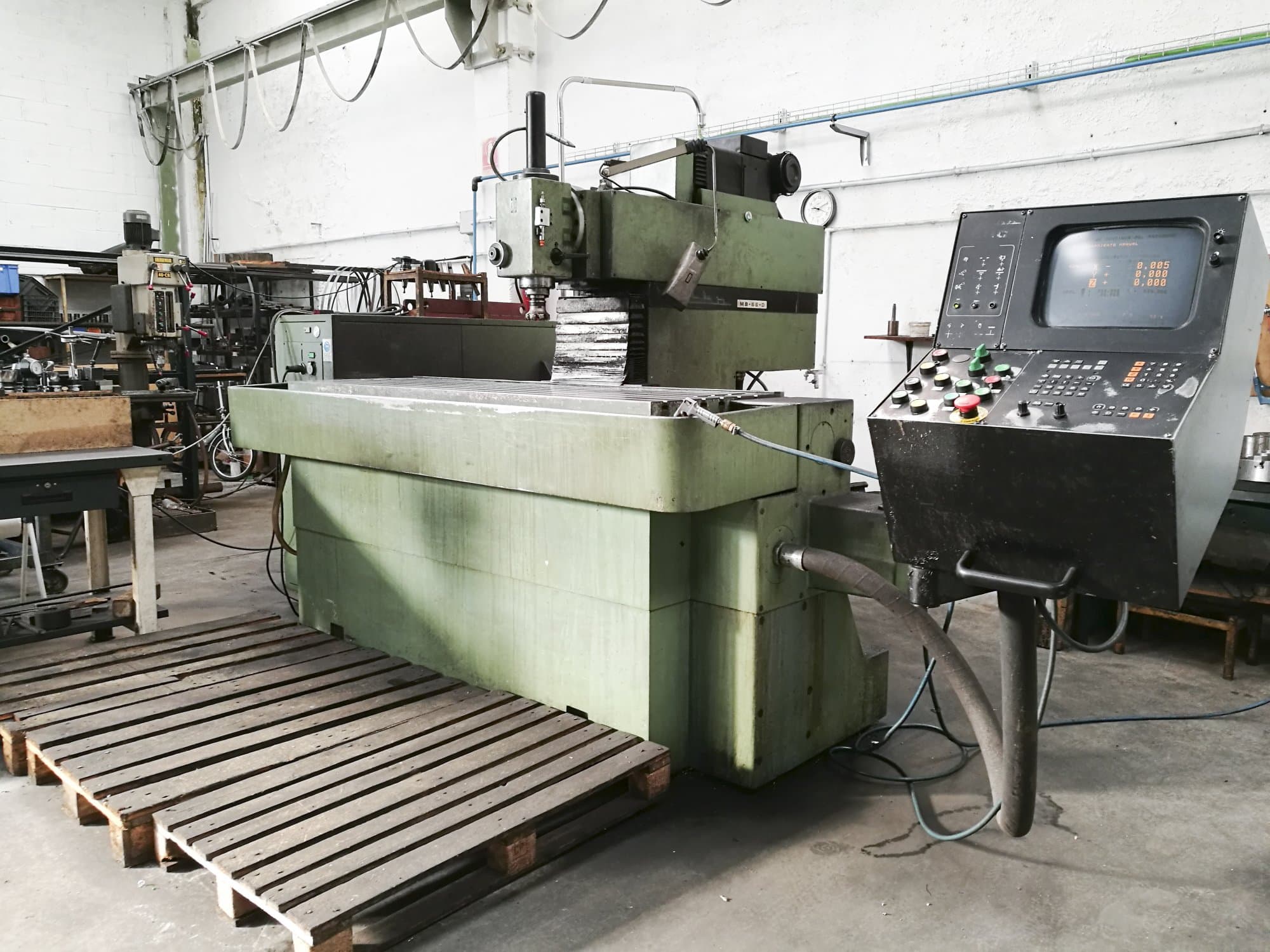 Widok z prawej maszyny Metba MB-55-D