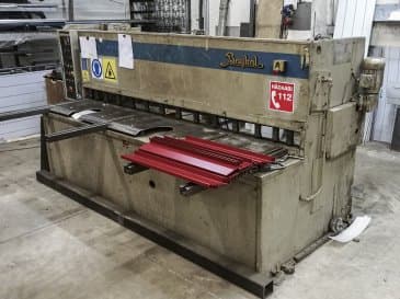 Widok z prawej maszyny Baykal HGL 2600x6