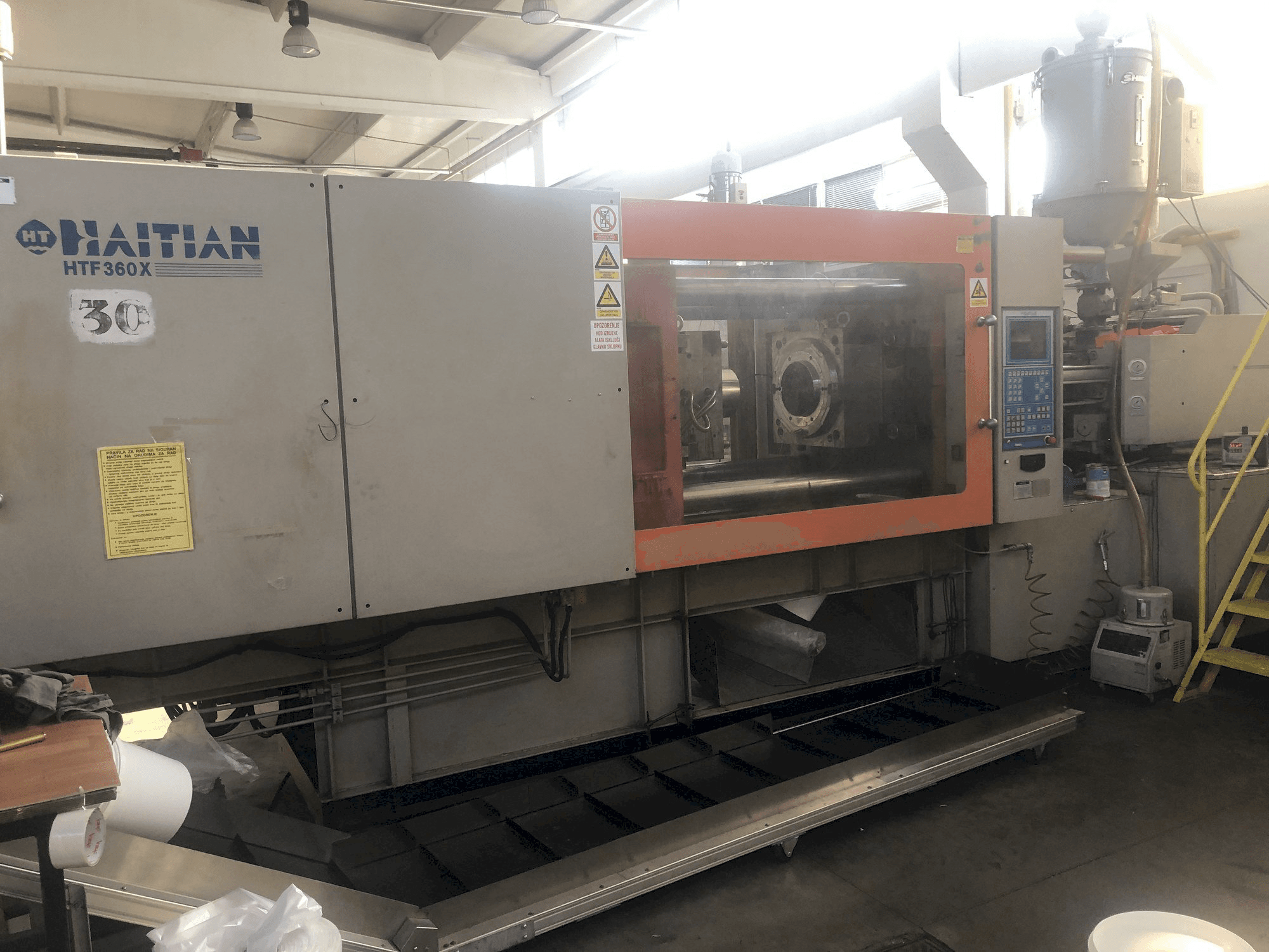 Widok z przodu maszyny HAITIAN HTF 360X