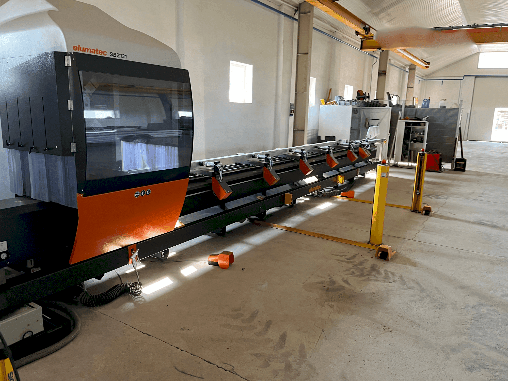 Widok z przodu maszyny Elumatec SBZ 131
