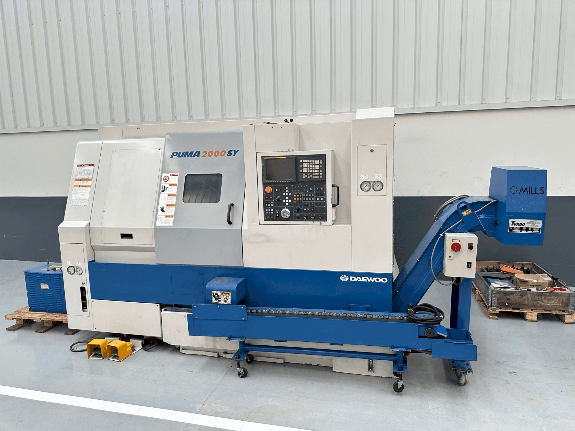 Widok z przodu maszyny DAEWOO PUMA 2000 SY